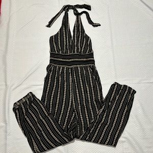 CUTE summer halter-neck romper, American Eagle, elastic waist, cropped length